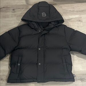 Aritzia The Super Puff Shorty